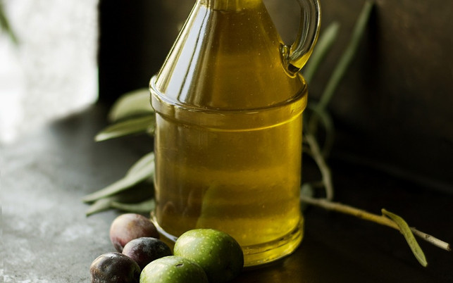 auch-olivenoel-hilft-splitter-aus-der-haut-zu-entf-cc0-pixabay-pexels-180804 Auch Olivenöl hilft, Splitter aus der Haut zu entfernen.