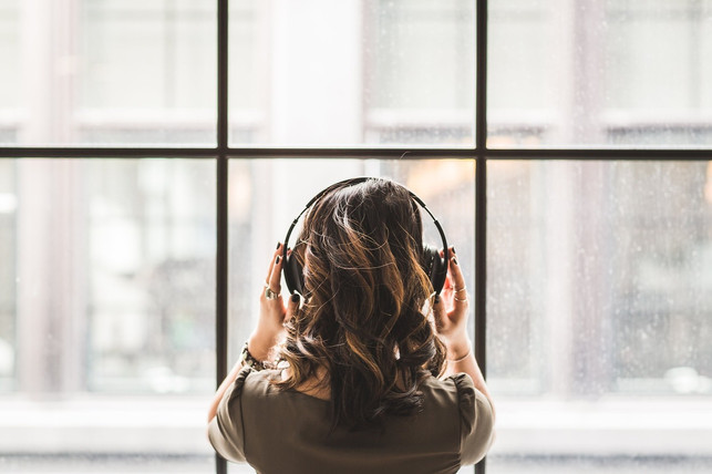 hoerspiele-gegen-langeweile-cc0-pixabay-stocksnap-171210_download Podcasts sind ein guter Tipp gegen Langeweile.