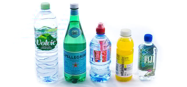 Wasser Konzerne Trinkwasser in Plastik macht Müll, für die Natur ist das nicht gesund