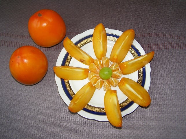 in-spalten-geschnitten-lassen-sich-kakis-besonders-cc0-pixabay-urszulam25-201203_download In Spalten geschnitten lassen sich Kakis besonders gut essen.