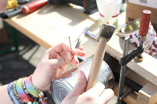 auch-upcycling-ist-eine-nachhaltige-idee-fuer-ein-t-cc0-pixabay-citypraiser-220811_download Auch Upcycling ist eine nachhaltige Idee für ein Teamevent.