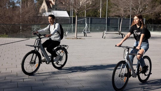 E-Bikes und Radfahren E-Bikes und Radfahren
