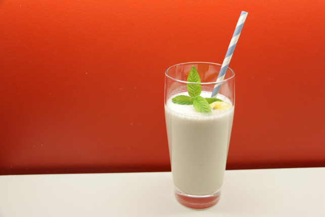 eiwei-shake-mit-banane-katbliemutopia-170624 Eiweißshake mit Banane