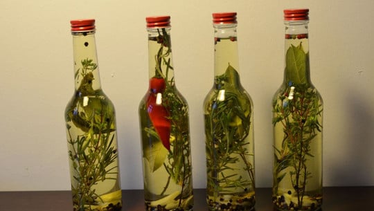 kraeuteroel-oel-kraeuter-nina-prehm-utopia-171228 Kräuteröl, Öl, Kräuter