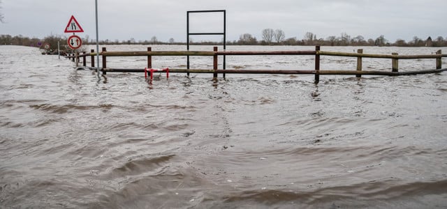 "Deiche durchnässt": Sorge vor neuem Regen in Hochwassergebieten