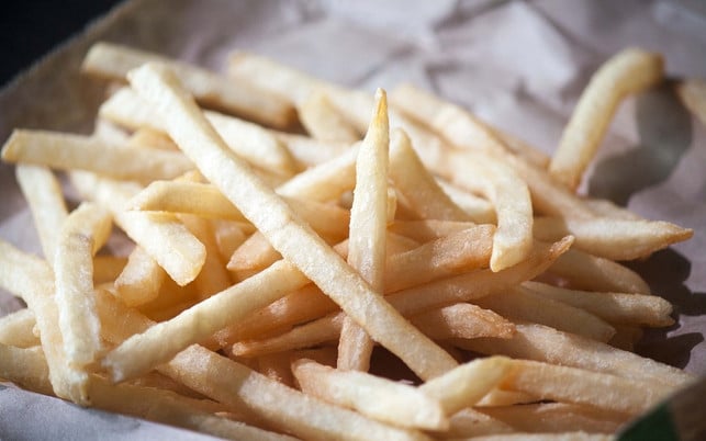 chips-pommes-und-co-besonders-fast-food-enthaelt-cc0-pixabay-skeeze-180211 Chips, Pommes und Co.: Besonders Fast Food enthält viele Transfette.