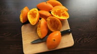 die-orangenschalen-enthalten-die-aetherischen-oele-cc0pixabaycvjm-th-181017_download Die Orangenschalen enthalten die ätherischen Öle.