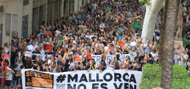 Spanien wehrt sich gegen Massentourismus: Was sich ändern soll - auch für Urlauber:innen
