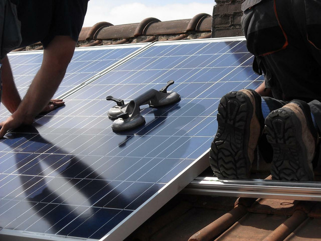 moderne-haustechnik-sorgt-fuer-energieeffizientes-w-cc0-pixabay-mariagodfrida-220725_download Die Energieberatung informiert dich über energieeffizientes Wohnen.