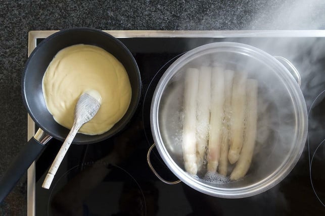 spargel-ist-histaminarm-und-auch-die-beliebte-sauc-cc0-pixabay-stux-220427_download Spargel enthält kaum Histamin und auch die beliebte Sauce Hollandaise ist eine histaminarme Spargelbegleitung.