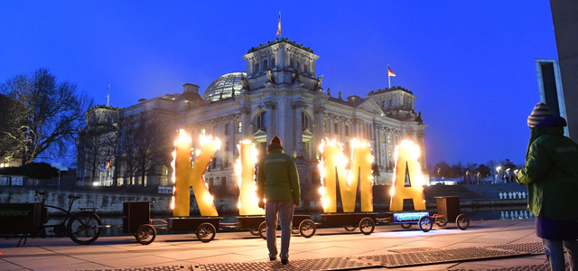 Greenpeace Klimaprotest Reichstag