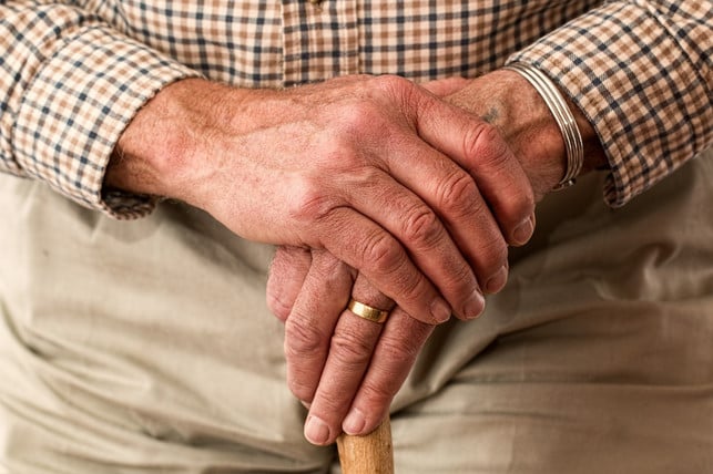 People of old age but also young people are exposed to the risk factor of loneliness.