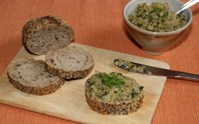 kohlaufstrich-schmeckt-durch-den-gruenkern-sehr-wuer-maria-hohenthalutopia-191117_download Kohlaufstrich schmeckt durch den Grünkern sehr würzig.