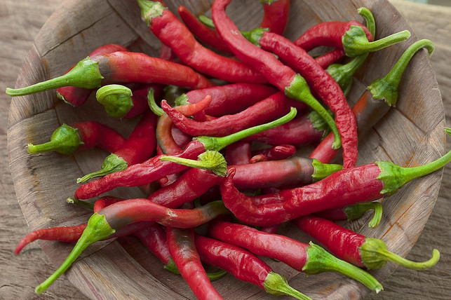 chilischoten-und-peperonis-stellen-echte-allrounde-cc0-pixabay-andyballard-221019_download Chilischoten und Peperonis stellen echte Allrounder in der Küche dar.