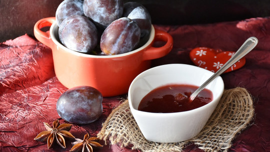 zwetschgenkompott-cc0-pixabay-ritae-220913 zwetschgenkompott