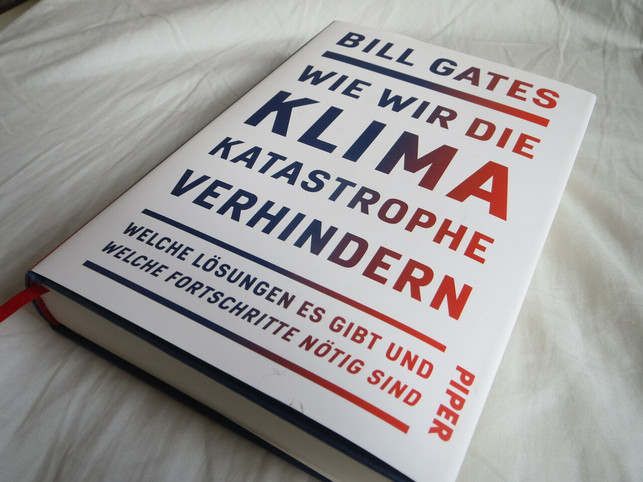 wie-wir-die-klimakatastrophe-verhindern-bietet-e-utopia-leonie-barghorn-210304_download "Wie wir die Klimakatastrophe verhindern" bietet einen umfassenden Überblick über Herausforderungen und Maßnahmen auf dem Weg zur Klimaneutralität.