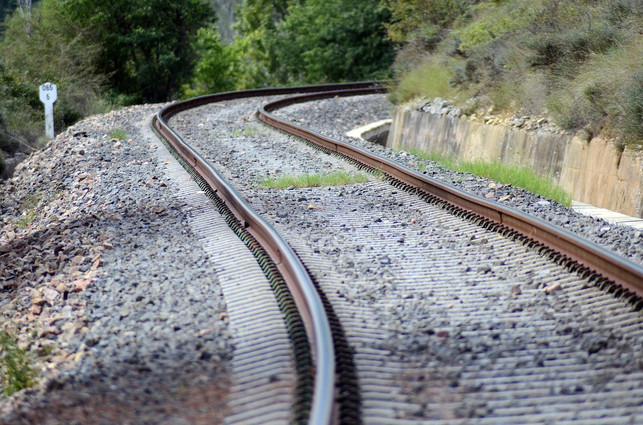 eine-anreise-mit-den-oeffentlichen-verkehrsmitteln-cc0-pixabay-tresdetres-210918_download Eine Anreise mit den öffentlichen Verkehrsmitteln macht deine Fernwanderung noch ein Stück nachhaltiger.