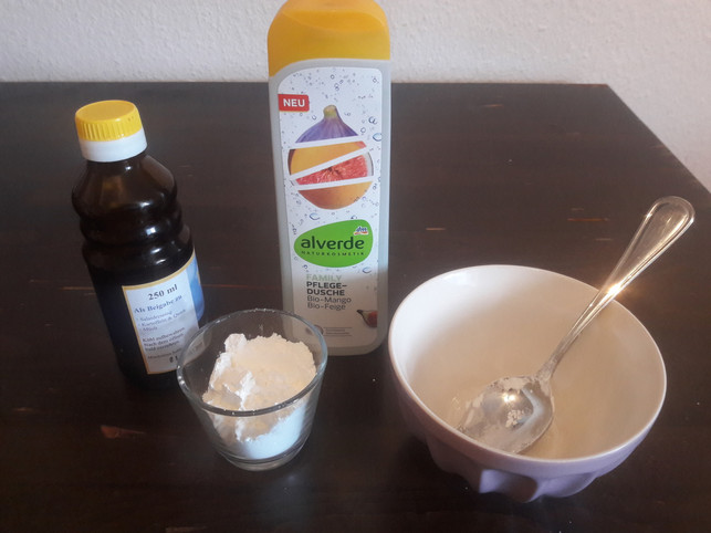 diese-zutaten-brauchst-du-fuer-die-knetseife-sarah-gairing-utopia-200517_download Diese Zutaten brauchst du für die Knetseife.