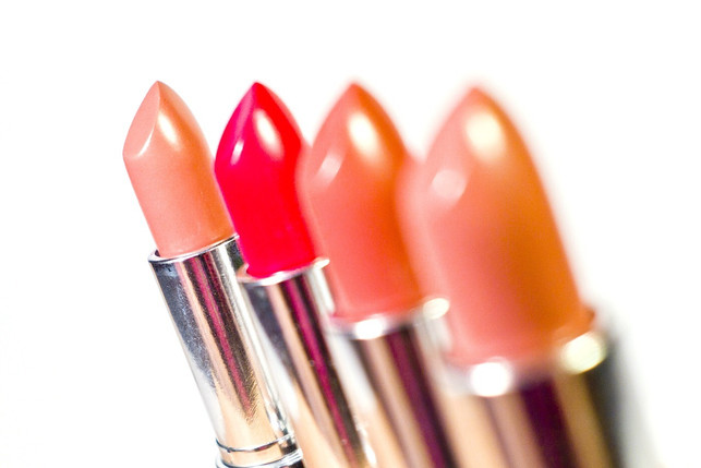 lippenstifte-enthalten-haeufig-carnaubawachs-cc0-pixabay-aleksandra85foto-241108_download Lippenstifte enthalten häufig Carnaubawachs.