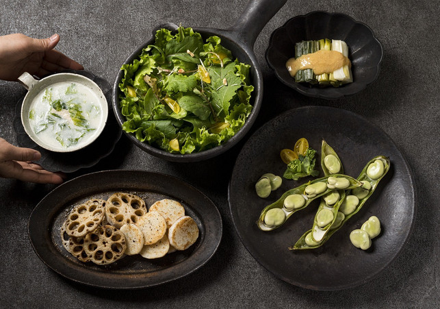 vor-dem-weiterverarbeiten-kannst-du-eingeforenen-c-cc0-pixabay-hirokazutouwaku-211029_download Vor dem Weiterverarbeiten kannst du eingeforenen Chinakohl auftauen oder direkt zubereiten.