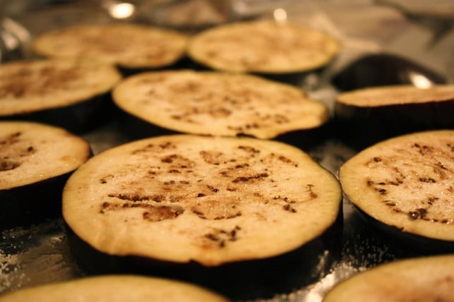 salze-die-auberginenscheiben-bevor-du-sie-ins-mous-cc0-pixabay-marinatemebaby-180816_download Salze die Auberginenscheiben bevor du sie ins Moussaka schichtest.