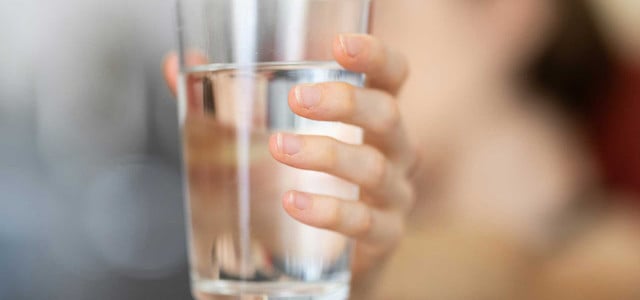 Sollte man abgestandenes Wasser noch trinken?