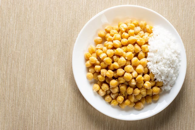 aus-kichererbsen-wasser-laesst-sich-veganer-eischne-cc0-pixabay-kavindaf-250315_download Aus Kichererbsen-Wasser lässt sich veganer Eischnee herstellen.