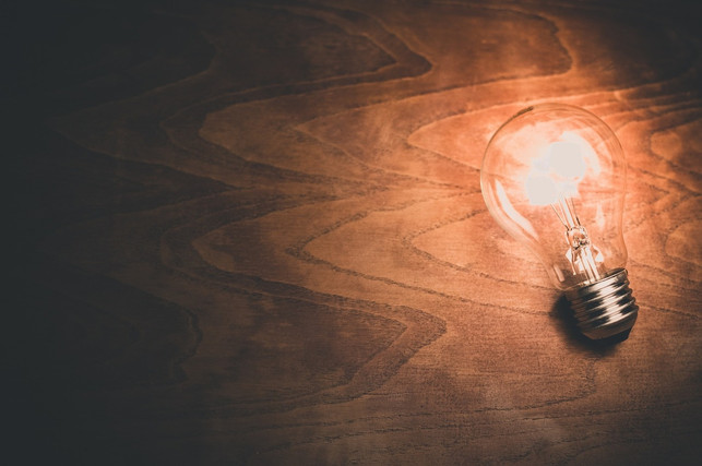 gluehbirne-gluehlampe-cc0-pixabay-free-photos-171221_download Glühbirne, Glühlampe
