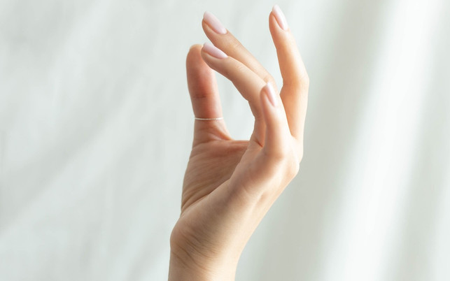 Techniker Krankenkasse - Deine Hand hilft dir bei der Selbstreflexion. Nutze dafür die "Hand-Methode“ Deine Hand hilft dir bei der Selbstreflexion. Nutze dafür die "Hand-Methode“.