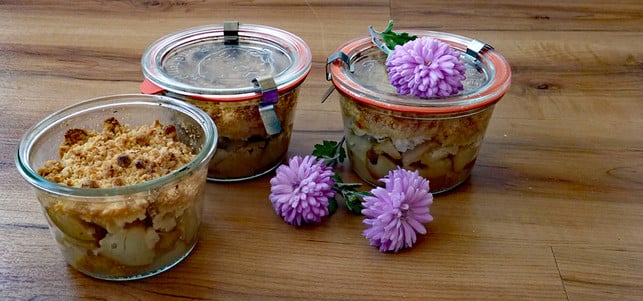 Kuchen im Glas: Rezept für Apfel-Birnen-Crumble Kuchen im Glas: Rezept für Apfel-Birnen-Crumble