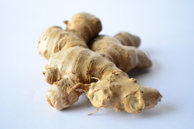 Ginger root has many helpful benefits, but can also cause side effects.