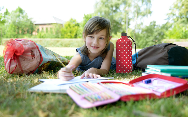 Emil_Schule2020_BioPunkte_Rot3D_Copyright_EmildieFlasche_Fotolia_by_kitty_1280x800px
