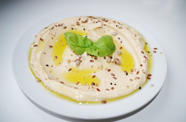 hummus-einfrieren-solltest-du-moeglichst-gleich-dan-cc0-pixabay-ajale-201130_download Frischen Hummus einzufrieren ist besser, als zu lange damit zu warten.