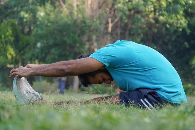 regular-stretching-before-sport-is-a-good-exercise-cc0-pixabay-firefx-nele-finke-utopiade-210819_download Regular stretching before exercise is a good warm-up exercise and increases fitness.