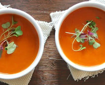 Kalte Suppen: Leckere Rezepte für sommerliche Suppen