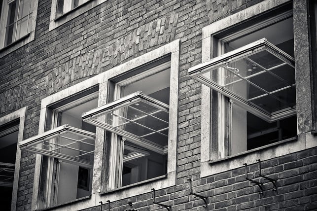 kuehle-morgenluft-tut-gut-bei-hitze-im-buero-cc0-pixabay-michaelgaida-190802_download Kühle Morgenluft tut gut bei Hitze im Büro.