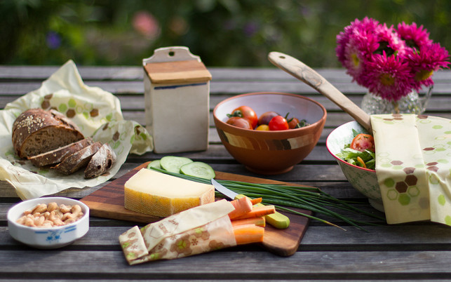 jausn-wrap-wachstuch-tisch-z-Benedikt-Wurth-jausn-wrap-170321-1280x800 Jaus'n Wrap: Wachstuch statt Alu- oder Frischhaltefolie