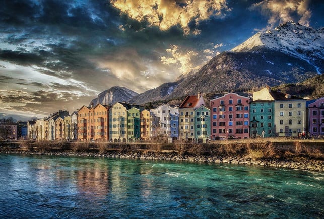 die-vorarlbergbahn-faehrt-von-innsbruck-bis-bludenz-cc0-pixabay-simonrei-220810_download Die Vorarlbergbahn fährt von Innsbruck bis Bludenz.
