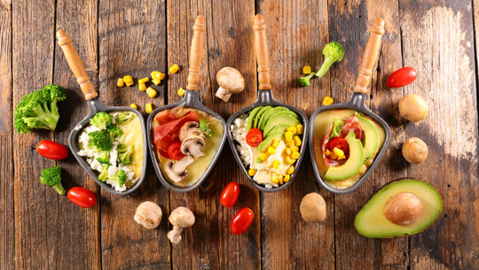 set of raclette spoon with vegetables raclette ideen