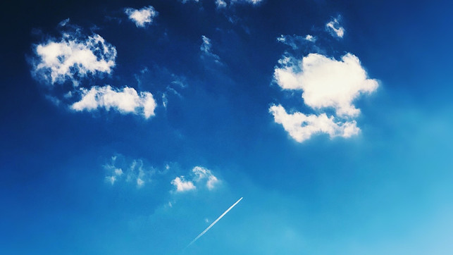 wv-verschwoerungstheorie-unsplash-naomi-tamar-220420-1280x720-1