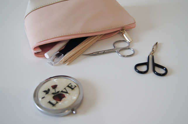 If you want beautiful and healthy toenails, you shouldn't share your foot care set.