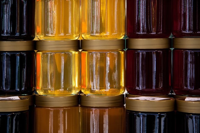 honigglaeser-solltest-du-zum-schutz-der-bienen-sich-cc0-pixabay-stux-221230_download-1 Honiggläser solltest du zum Schutz der Bienen sicherheitshalber spülen.