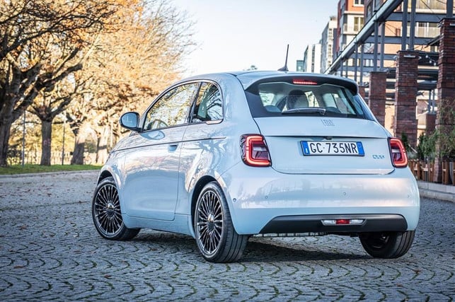 Fiat 500e Der Fiat 500e ist der sparsamste Kleinwagen unter den E-Autos.