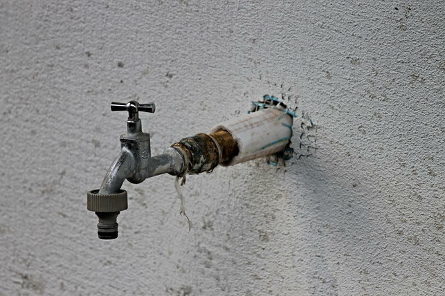 mit-einem-warmwasseranschluss-laesst-sich-im-idealf-cc0-pixabay-manfredrichter-220912_download Mit einem Warmwasseranschluss lässt sich im Idealfall mit der Spülmaschine Strom sparen.