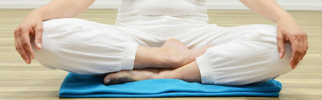 wenn-du-kundalini-yoga-ausprobieren-moechtest-soll-cc0-pixabay-solut_rai-190308_download Wenn du Kundalini-Yoga ausprobieren möchtest, solltest du offen für Meditation und spirituelle Praktiken sein.