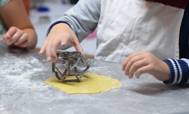 suesse-rezepte-fuer-kuchen-kekse-co-machen-kinder-cc0-pixabay-skitterphoto-191107_download Süße Rezepte für Kuchen, Kekse & Co. machen Kindern oft besonders viel Spaß.