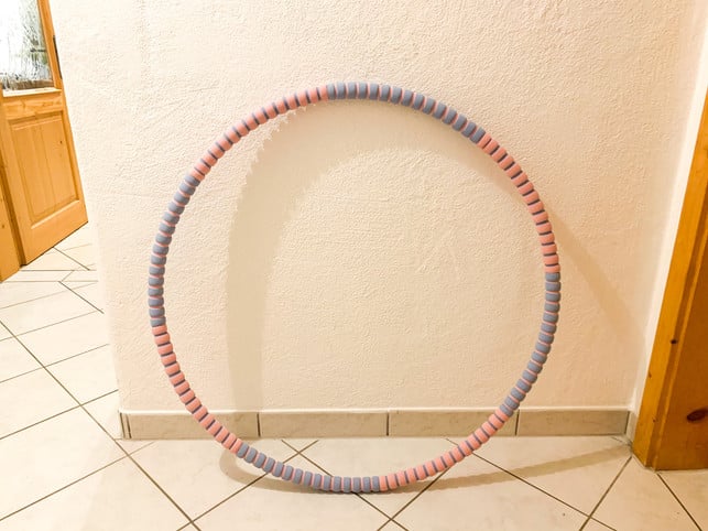 Choose the right hoop for you to learn hula hoop.