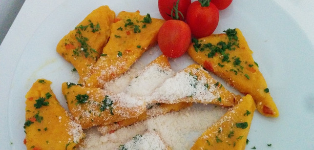 rezept-fuer-kuerbis-nockerl-sven-christian-schulz-utopia-170814_download Die Kürbis-Nockerl sind ein etwas aufwändigeres Rezept.