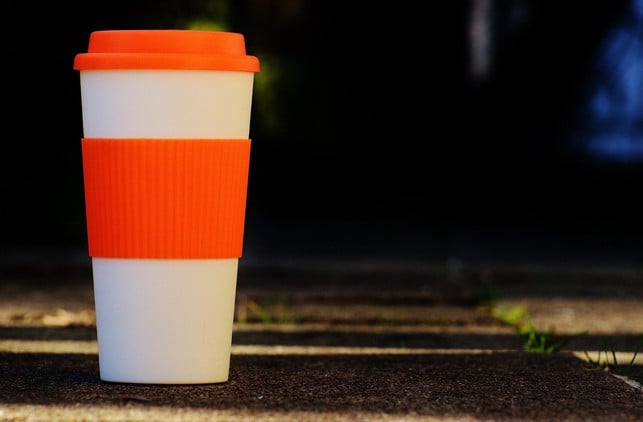 kaffee-milch-und-andere-flecken-lassen-sich-mit-e-cc0-pixabay-alexas_fotos-200725_download Kaffee, Milch und andere Flecken lassen sich mit Essigessenz und Wasser gut lösen.