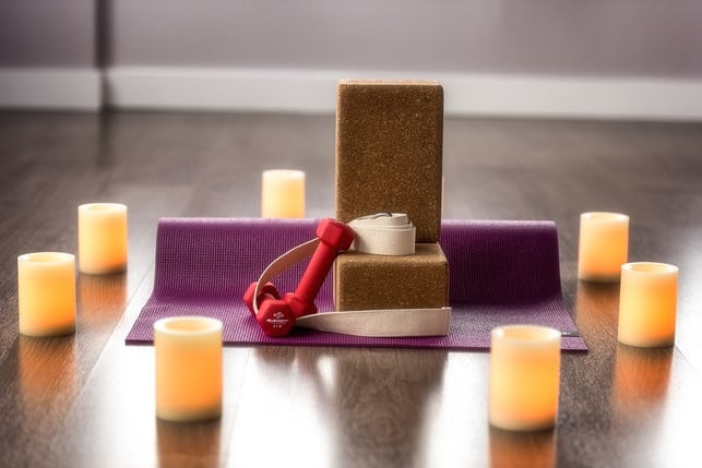 kork-ist-ein-belastbares-naturmaterial-das-bei-yo-cc0-pixabay-leegreen12-200818_download Kork ist ein belastbares Naturmaterial, das bei Yogamatten und -blöcken zum Einsatz kommt.